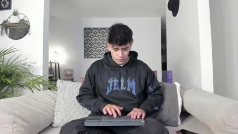Ryan online show from May 21, 2026, 2:40 am