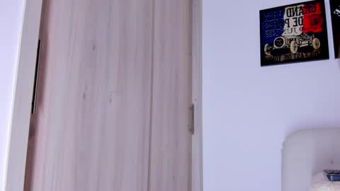 Ryan  online show from December 19, 2025, 5:03 am