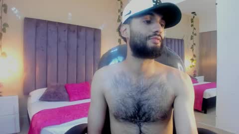 ryan_jackson_ online show from November 13, 2025, 1:32 pm