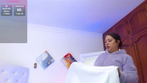 Hanna  online show from January 2, 2025, 3:29 pm