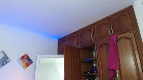 Hanna  online show from January 20, 2025, 1:00 pm