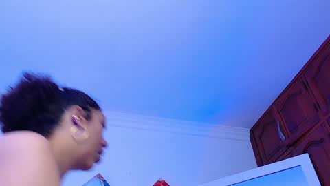 Hanna  online show from February 7, 2025, 1:22 pm