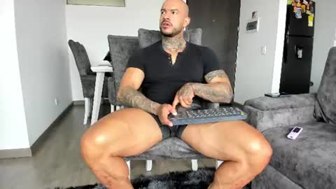Snapshot of ryanjhonston chatting on June 9, 2026, 4:40 pm Ryan online show from June 9, 2026, 4:40 pm
