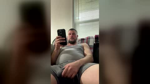 ryanmhoyt88 online show from April 21, 2026, 9:50 pm