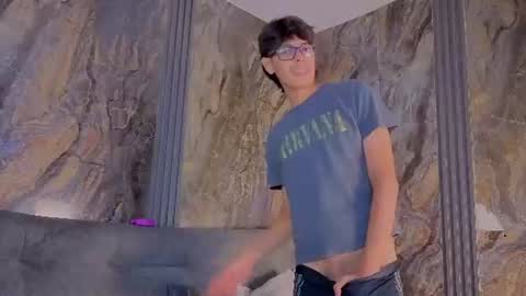 ryann_wolf online show from July 14, 2026, 4:13 pm