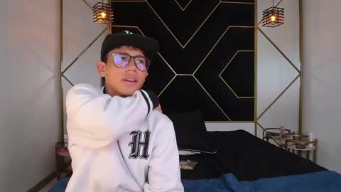 RyanPricee online show from October 17, 2025, 4:04 am