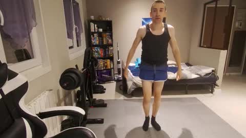 Snapshot of ryukukamifr chatting on February 11, 2026, 5:40 pm Ryuk FR online show from February 11, 2026, 5:40 pm