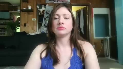 s496925 online show from September 22, 2025, 5:37 pm