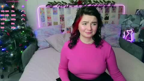 Snapshot of s_katekisa_ss chatting on December 24, 2024, 9:55 pm Kate online show from December 24, 2024, 9:55 pm