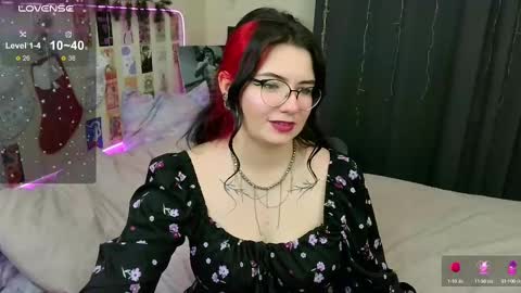 Snapshot of s_katekisa_ss chatting on February 23, 2025, 10:39 am Kate online show from February 23, 2025, 10:39 am