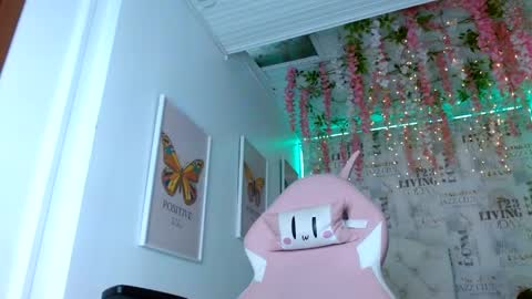 Snapshot of saara_martin chatting on May 20, 2026, 12:22 pm 1 online show from May 20, 2026, 12:22 pm