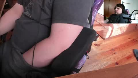 1141323  my Lord Mister Max   moms treasure online show from March 10, 2025, 9:21 am