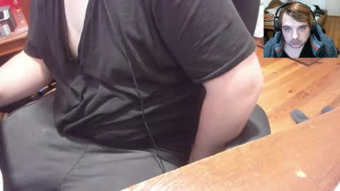 1141323  my Lord Mister Max   moms treasure online show from October 22, 2025, 8:25 am