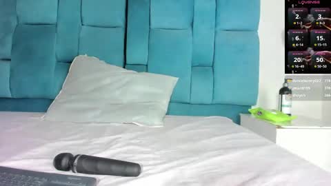 Snapshot of sabrina_hills chatting on April 26, 2026, 7:44 pm Sabrina online show from April 26, 2026, 7:44 pm