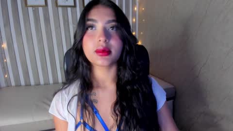 Snapshot of sabrinahims_ chatting on February 7, 2025, 9:26 pm mariana online show from February 7, 2025, 9:26 pm