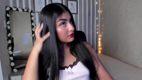 Snapshot of sabrinahims_ chatting on March 8, 2025, 9:08 pm mariana online show from March 8, 2025, 9:08 pm