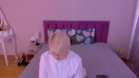 Sabrina MacMarren online show from February 8, 2026, 8:29 am