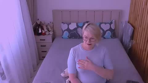 Snapshot of sabrinamacmarren chatting on June 22, 2026, 2:03 pm Sabrina MacMarren online show from June 22, 2026, 2:03 pm