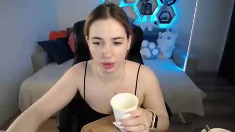 Sabrina Violet online show from February 15, 2025, 9:05 am