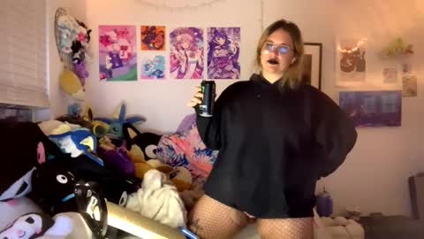 Snapshot of sadgirlsocial chatting on November 15, 2025, 1:14 am sweet angel baby online show from November 15, 2025, 1:14 am