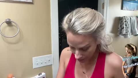 Snapshot of sadierw chatting on January 20, 2025, 8:29 pm SadieRW online show from January 20, 2025, 8:29 pm