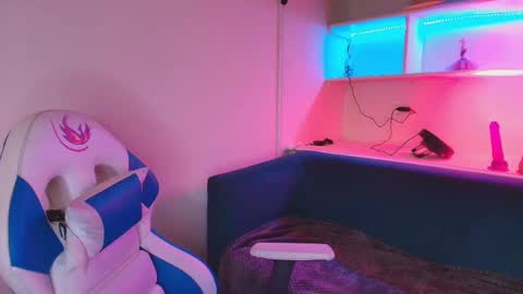 Cami online show from October 4, 2025, 7:01 pm