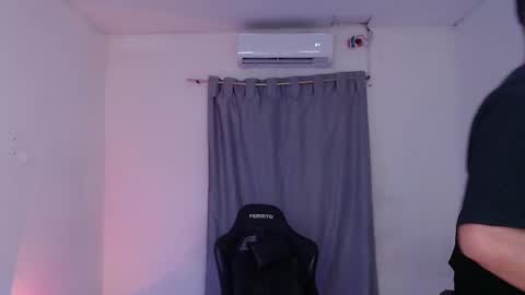 saenz_hotx online show from February 5, 2025, 11:28 pm