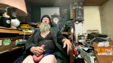 Snapshot of safety_fist chatting on February 16, 2025, 4:31 am safety_fist online show from February 16, 2025, 4:31 am