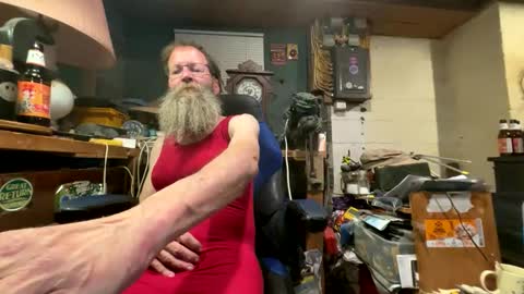 Snapshot of safety_fist chatting on February 22, 2025, 12:27 am safety_fist online show from February 22, 2025, 12:27 am