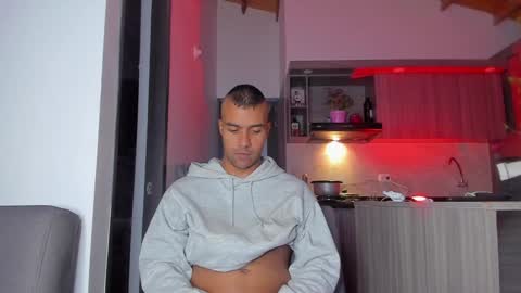 Snapshot of sag_1998 chatting on December 25, 2024, 10:37 pm Sag online show from December 25, 2024, 10:37 pm