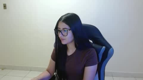 Sahaliefox  online show from March 19, 2026, 10:03 pm