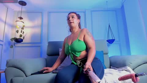 Snapshot of saharawalker chatting on February 4, 2025, 2:39 am SAHARA WALKER  online show from February 4, 2025, 2:39 am