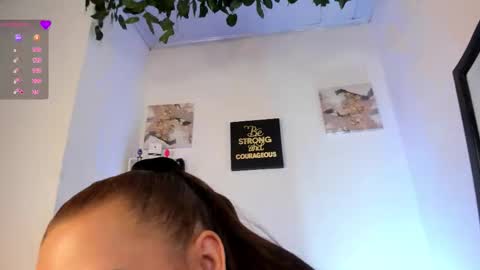 Snapshot of saharawalker chatting on October 4, 2025, 4:43 am SAHARA WALKER  online show from October 4, 2025, 4:43 am