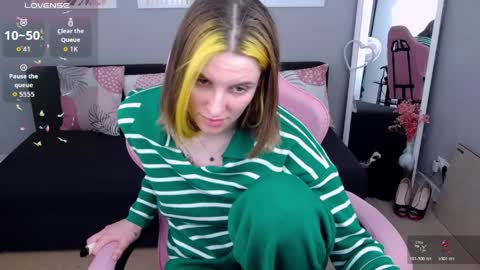 Adel online show from April 18, 2026, 12:20 pm