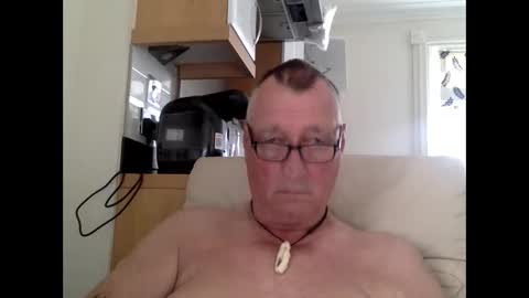 sail_naked online show from September 26, 2025, 3:49 pm