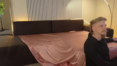 saint__vicious online show from March 5, 2025, 12:11 pm