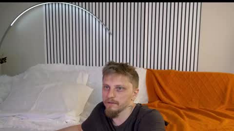 saint__vicious online show from October 10, 2025, 8:08 pm