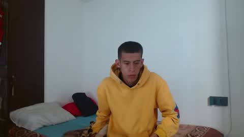 Snapshot of saint_boyy chatting on December 4, 2024, 12:25 pm saint boy online show from December 4, 2024, 12:25 pm