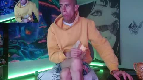 Snapshot of saint_boyy chatting on March 6, 2025, 8:52 am saint boy online show from March 6, 2025, 8:52 am