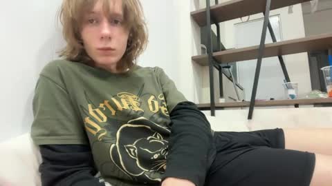 Snapshot of saintfawn chatting on April 19, 2026, 4:28 pm saintfawn online show from April 19, 2026, 4:28 pm