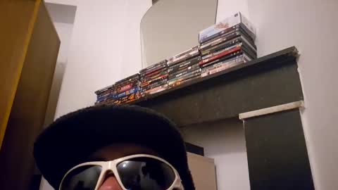 Snapshot of sakssirioun chatting on April 12, 2026, 3:11 am Cluuter online show from April 12, 2026, 3:11 am