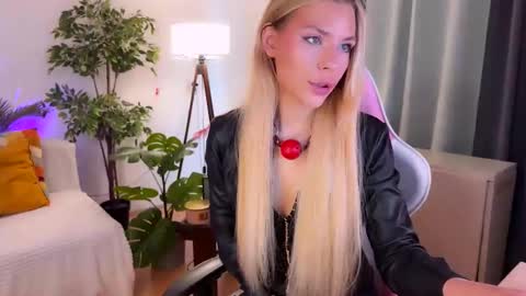 Kate online show from May 17, 2026, 2:46 pm