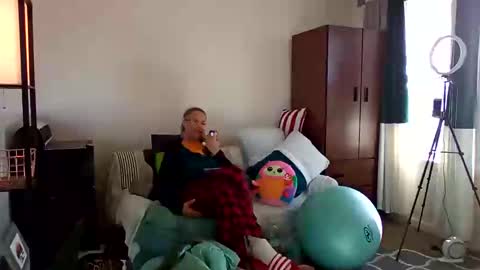 salis1981 online show from March 1, 2025, 2:04 am