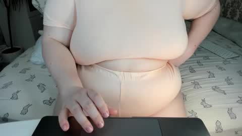 Snapshot of salma_queen chatting on February 23, 2025, 8:00 pm SalmaRoth online show from February 23, 2025, 8:00 pm