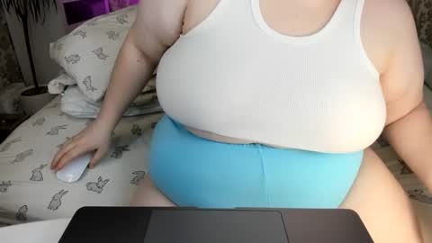 Snapshot of salma_queen chatting on February 25, 2025, 7:47 pm SalmaRoth online show from February 25, 2025, 7:47 pm