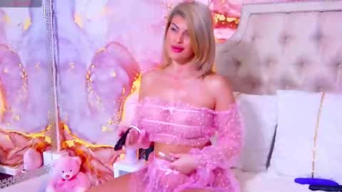 Snapshot of salmaroze chatting on December 1, 2025, 5:45 am SalmaRoze online show from December 1, 2025, 5:45 am