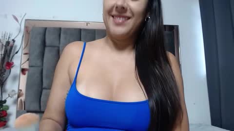 Snapshot of salmma_milf chatting on January 17, 2026, 11:37 am Salmma online show from January 17, 2026, 11:37 am