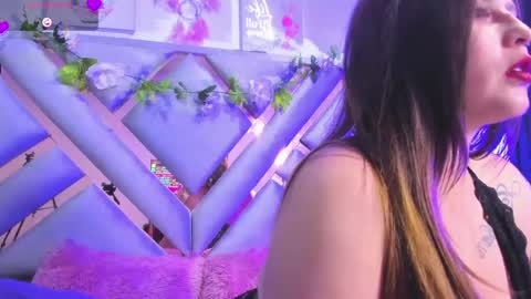 Salome online show from May 13, 2026, 7:33 pm