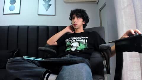 salvatore  online show from March 5, 2025, 5:39 pm