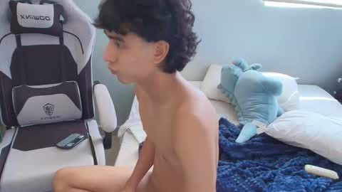 salvatore_montt online show from October 15, 2025, 7:03 pm